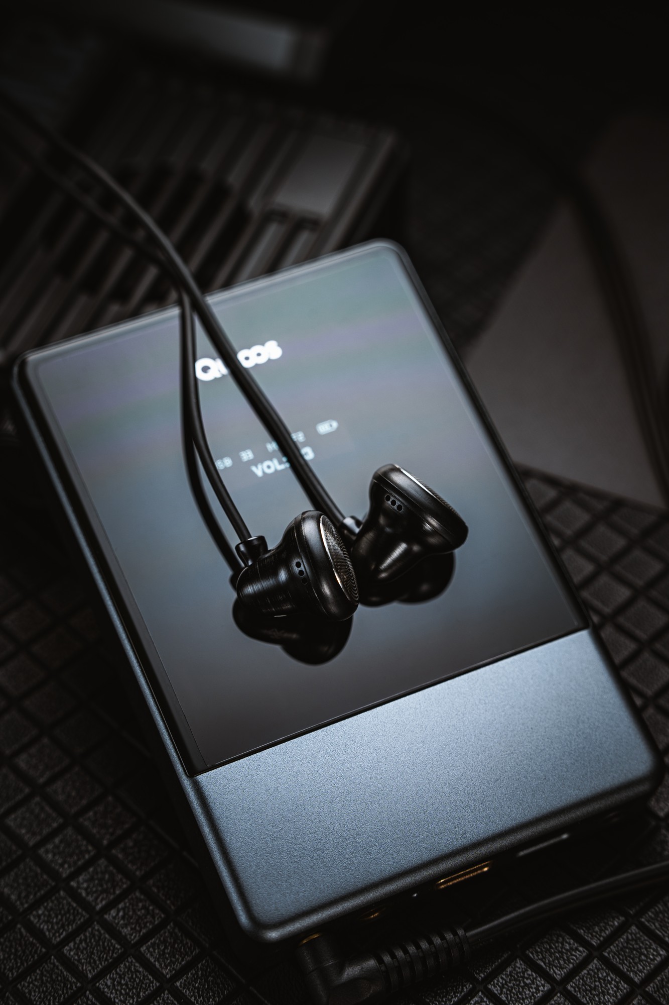 Temperament Little Black Bell X15 Hi-Fi Flathead Earbuds