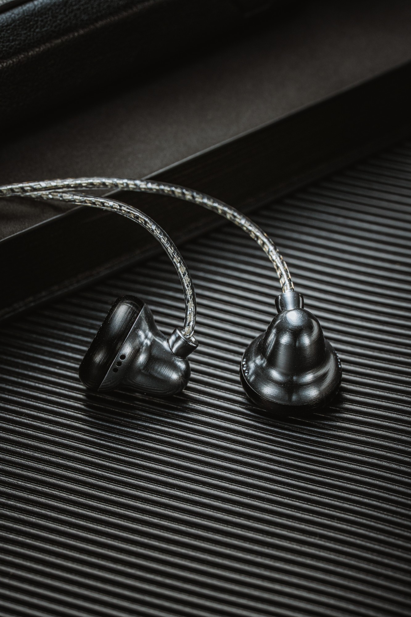 Temperament Little Black Bell X6S Hi-Fi Flathead Earbuds