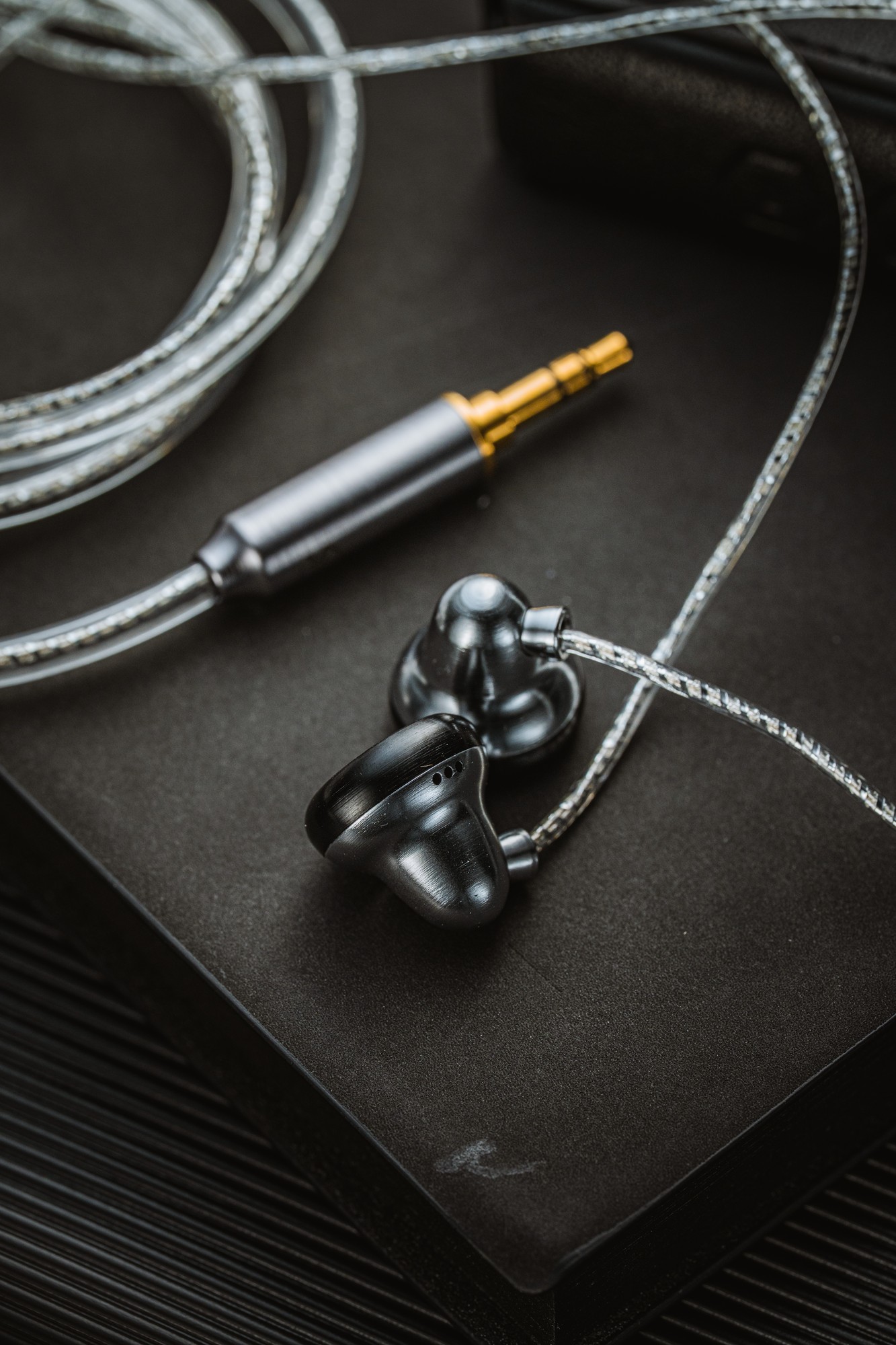 Temperament Little Black Bell X6S Hi-Fi Flathead Earbuds