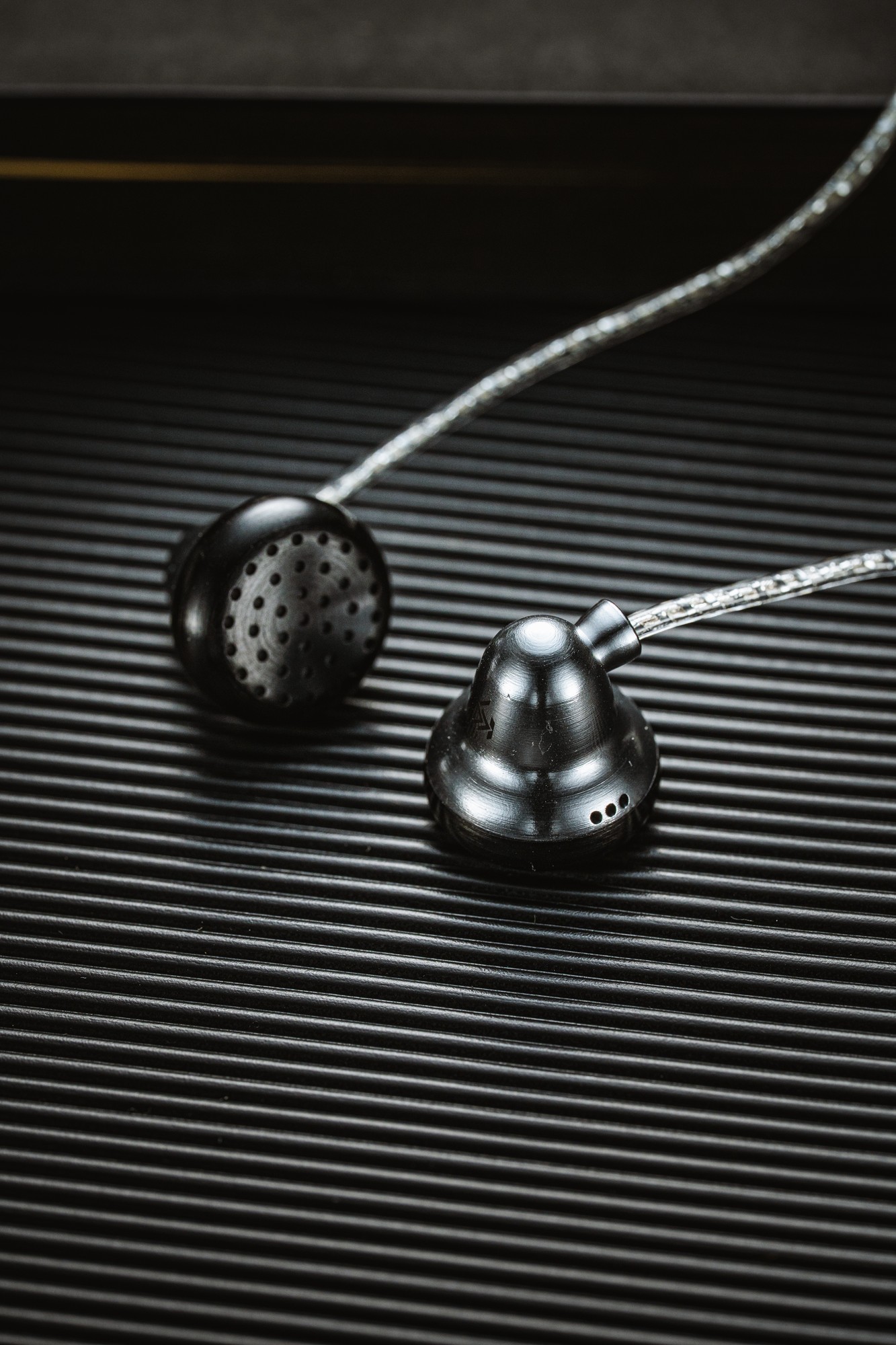 Temperament Little Black Bell X6S Hi-Fi Flathead Earbuds