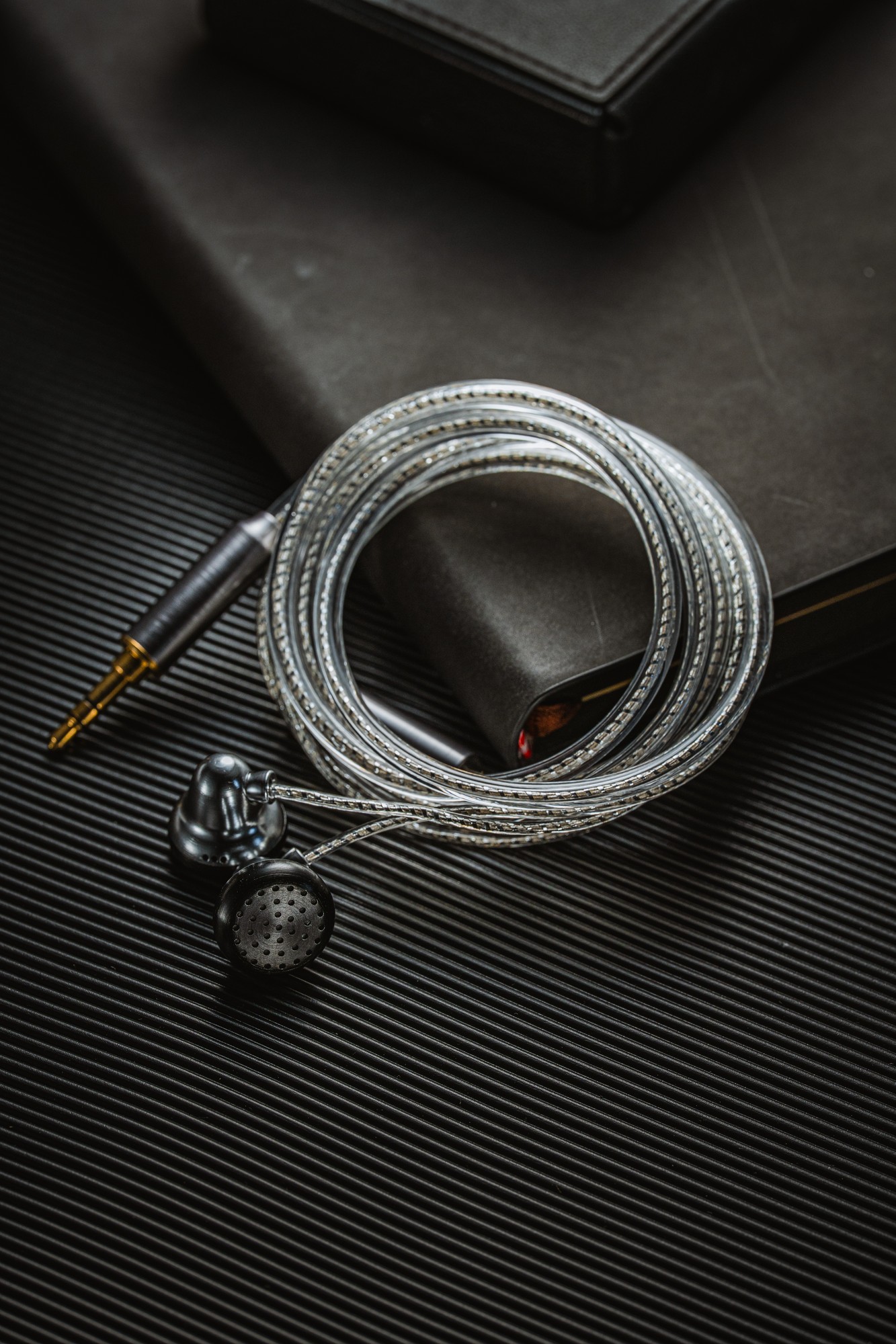 Temperament Little Black Bell X6S Hi-Fi Flathead Earbuds