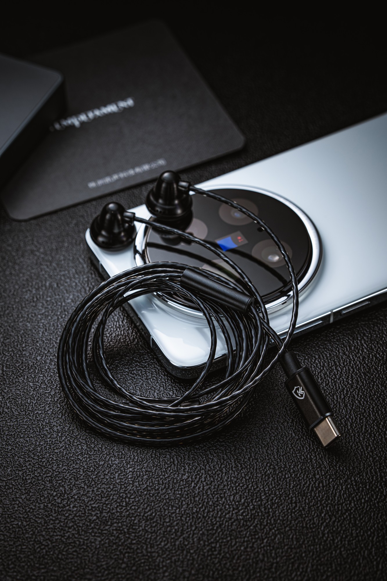 Temperament Little Black Bell X6 Type-C Flathead Earbuds (with Mic)